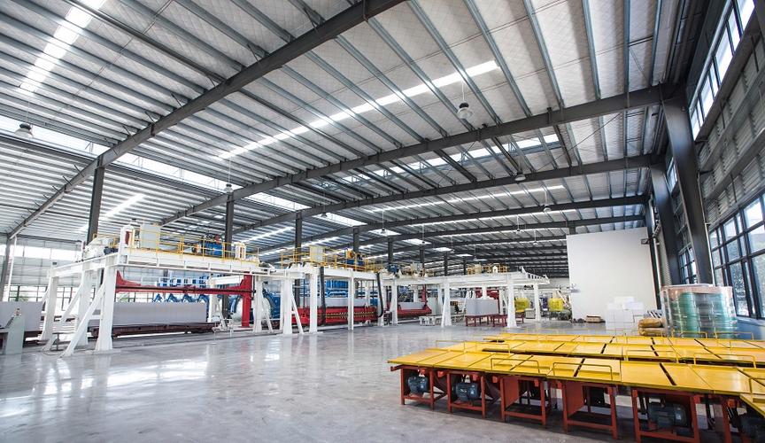 本公司位于襄阳市高新技术产业开发区航天路3号,是集新产品玻璃切割机